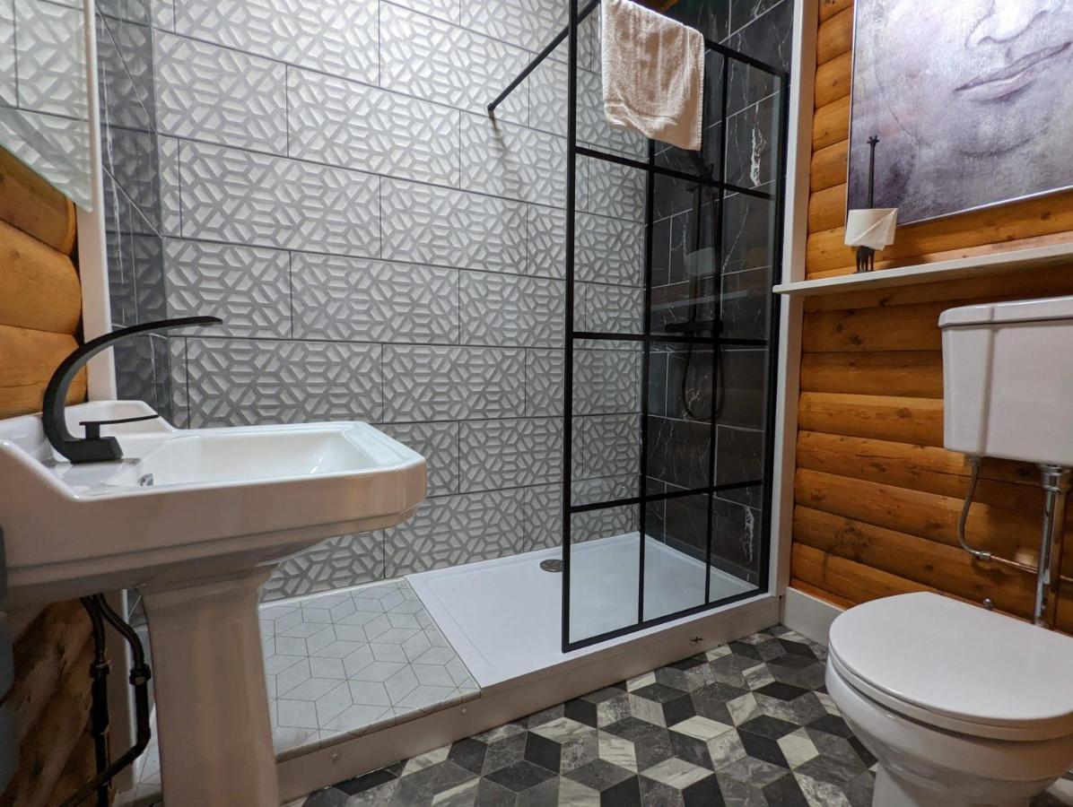 Kaoglen-Spruce-Hot Tub-Forrest Setting-Pet Friendly Villa Balnald ภายนอก รูปภาพ