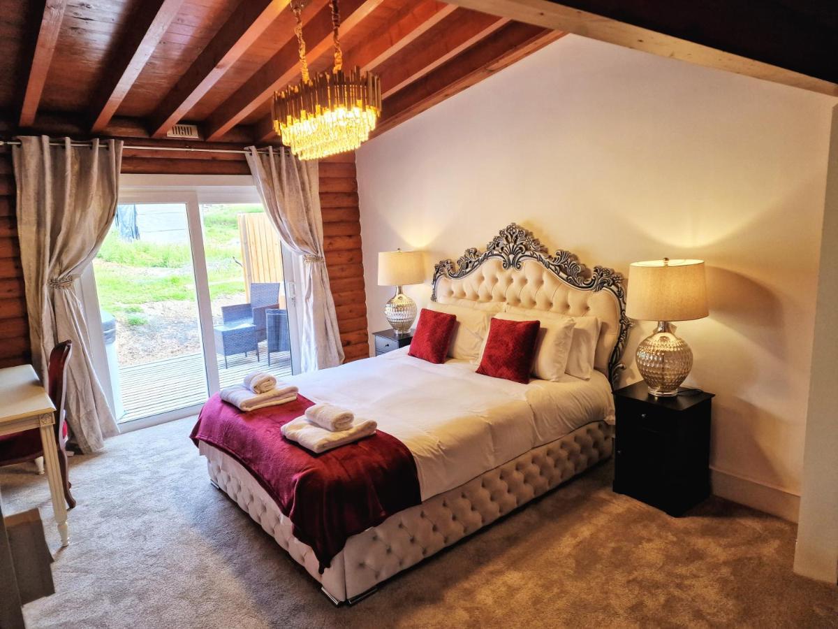 Kaoglen-Spruce-Hot Tub-Forrest Setting-Pet Friendly Villa Balnald ภายนอก รูปภาพ